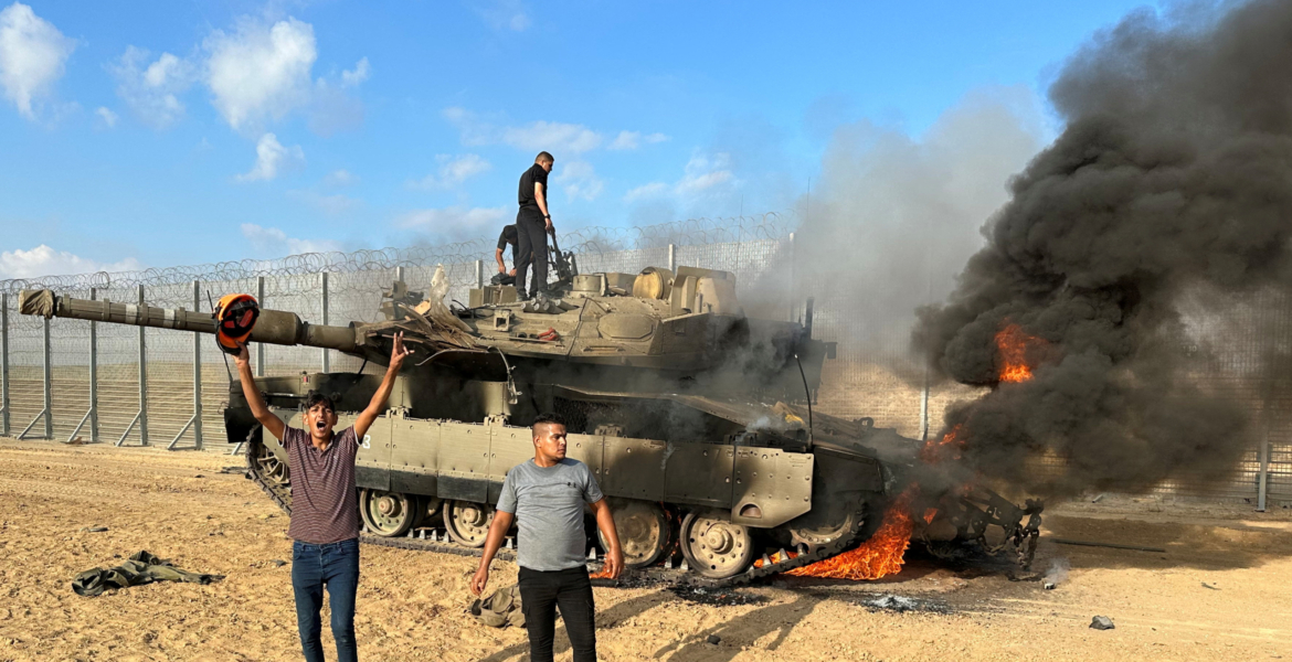 كيف تفوق الفلسطينيون في المواجهة بغلاف غزة على “الجيش الذي لا يُقهر”؟ هكذا طوَّروا أنفسهم رغم الحصار