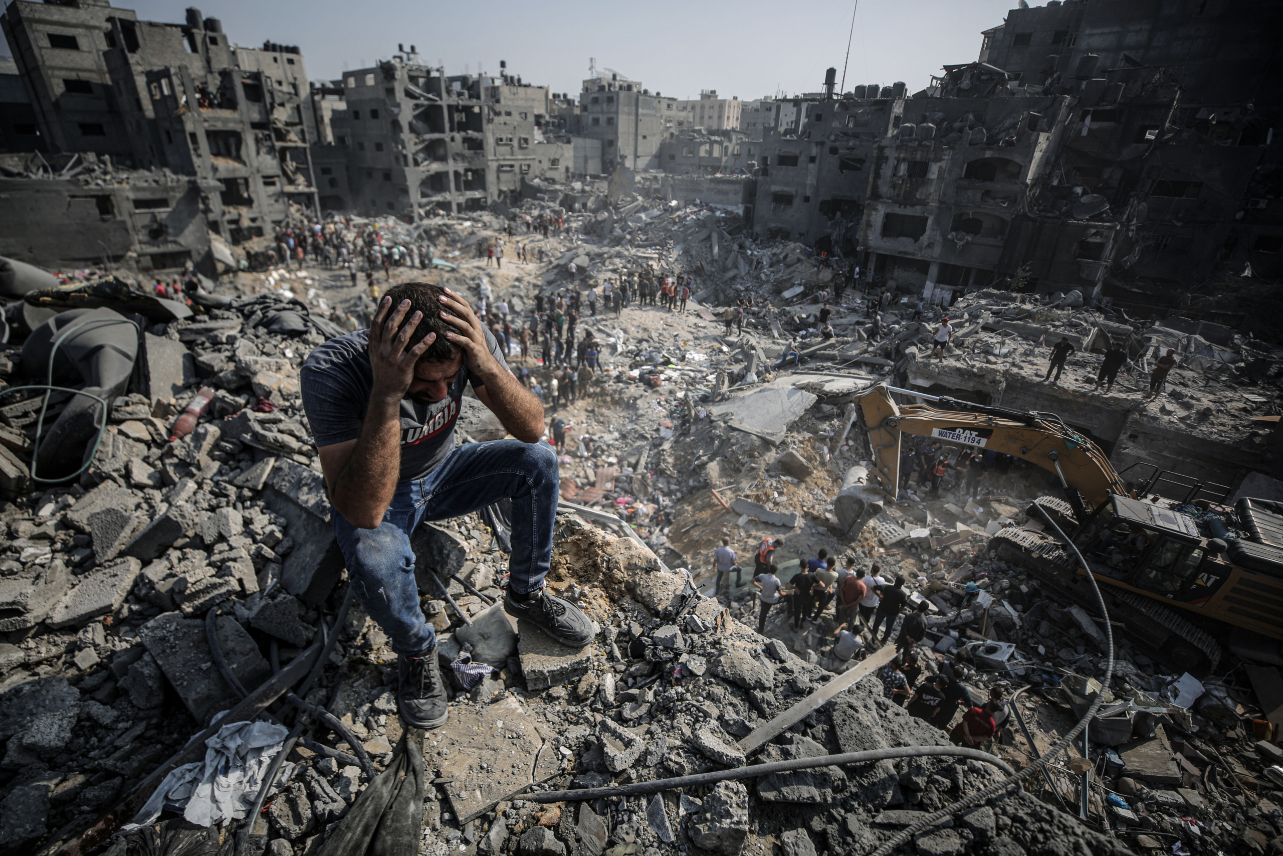 كاتب أمريكي بارز يكشف عن أمرين يقلقان أمريكا بشأن الحرب في غزة.. تحدث عن “ثغرة هائلة” في القطاع