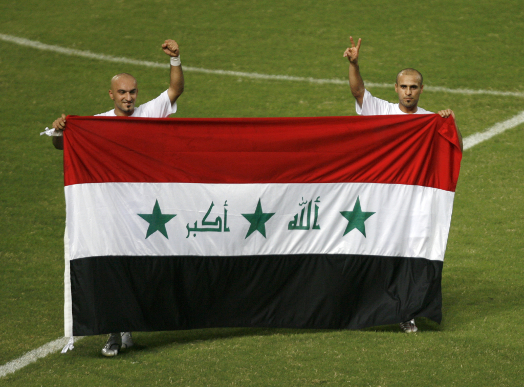 جاسم محمد وباسم عباس لاعبا المنتخب العراقي في كأس آسيا 2007 - رويترز 