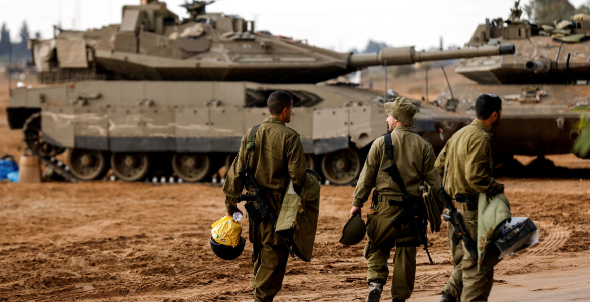 قوات الاحتلال الإسرائيلي على حدود قطاع غزة/ رويترز