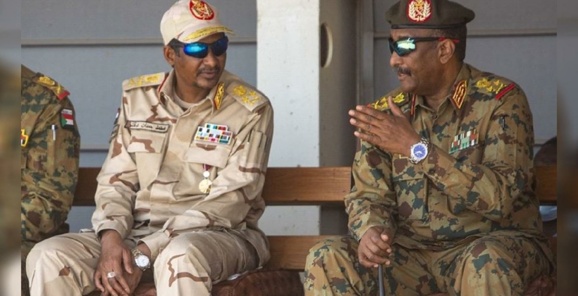 قائد الجيش السوداني البرهان وقائد قوات الدعم السريع حميدتي/الأناضول