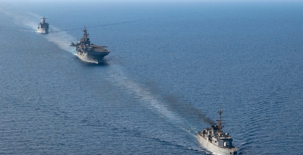سفن حربية أمريكية في البحر الأحمر/ رويترز