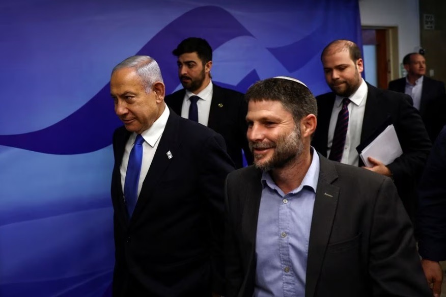 رئيس الوزراء الإسرائيلي بنيامين نتنياهو ووزير المالية بتسلئيل سموتريتش/رويترز<br>