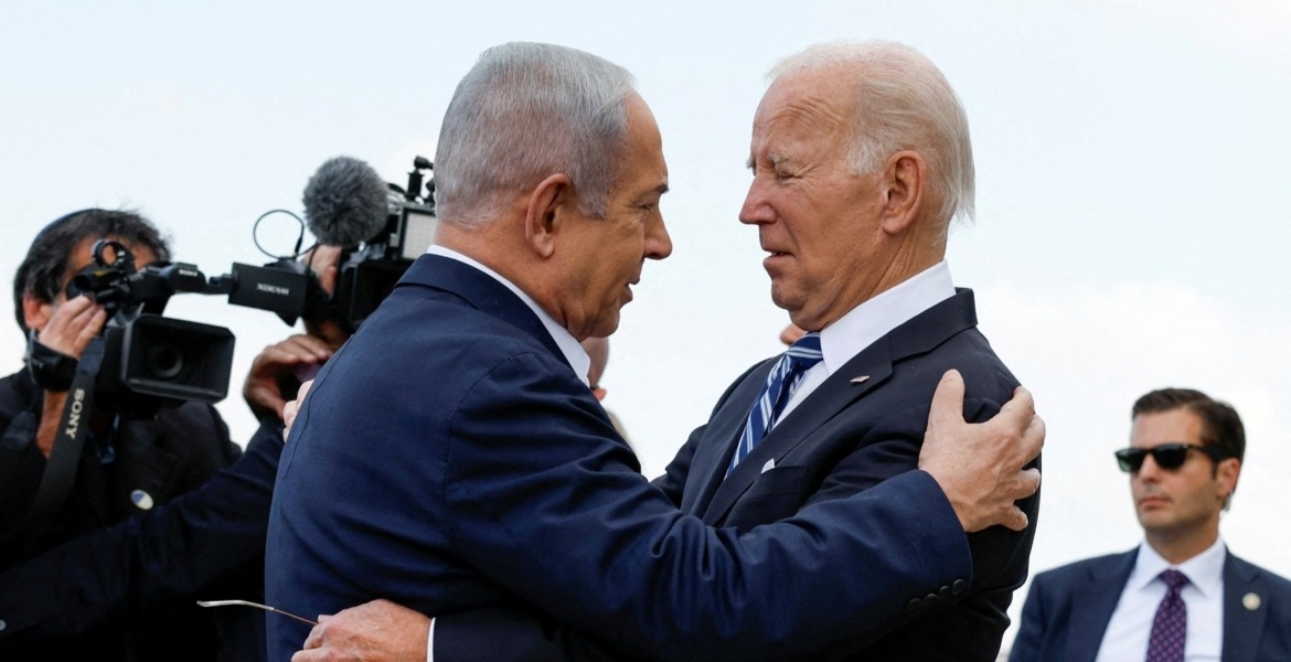رئيس الوزراء الإسرائيلي بنيامين نتنياهو مع الرئيس الأمريكي جو بايدن - رويترز