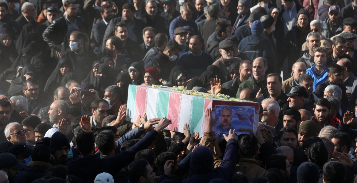وجهت أمريكا وإسرائيل ضربات ضد الحرس الثوري الإيراني قتل فيها قادة ومستشارون فيه - رويترز