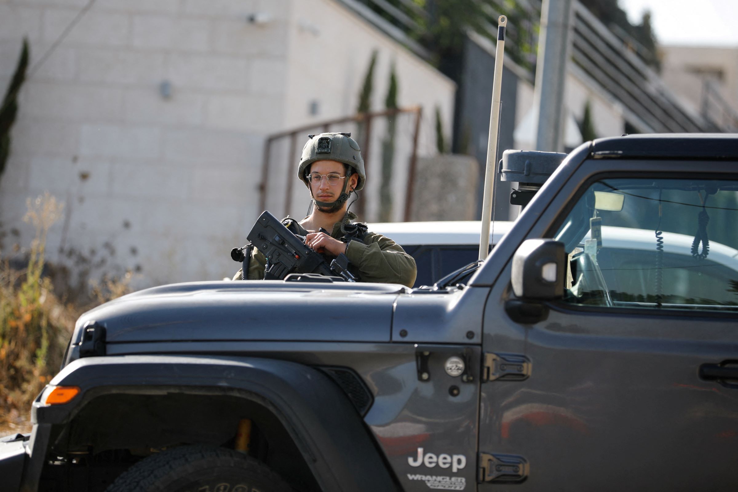 أحد جنود الجيش الإسرائيلي/ رويترز