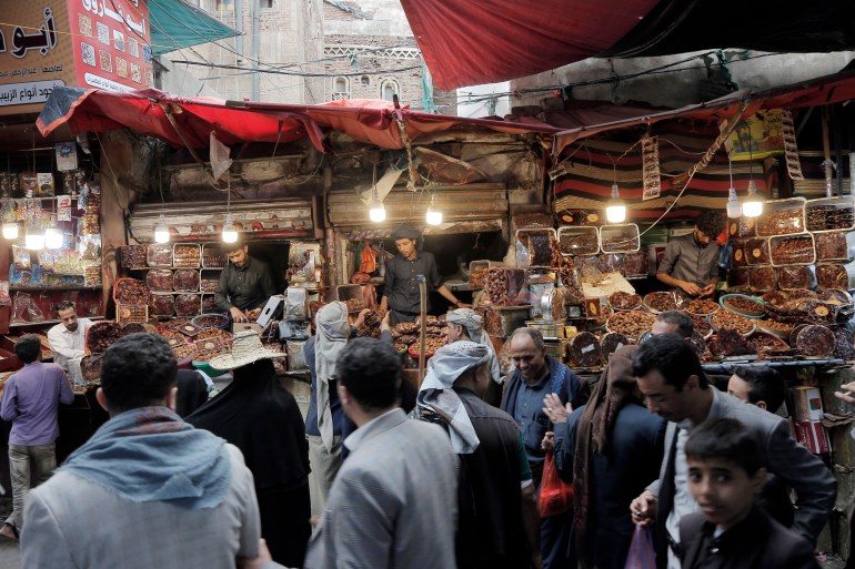 رمضان اليمن.. شهر مبارك بالتكافل والفرحة رغم المنغصات