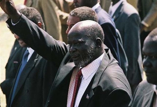 من بينهم رئيس سابق لموزمبيق ونائب رئيس السودان.. شخصيات سياسية لقيت حتفها في حوادث تحطم طائرات 