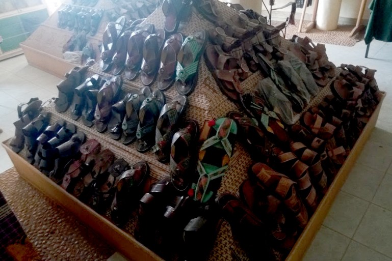النعال الجلدية في النيجر.. تراث تقليدي وصناعة رائدة