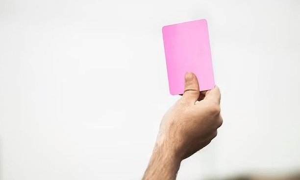ما هي “البطاقة الوردية” التي ستظهر لأول مرة في مباريات بطولة “كوبا أمريكا”؟.. هذه أبرز الحالات التي ستعطى فيها 