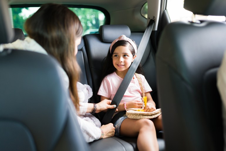 تدابير سهلة لمواجهة حرارة الصيف في السيارة.. واحذر ترك طفلك فيها!