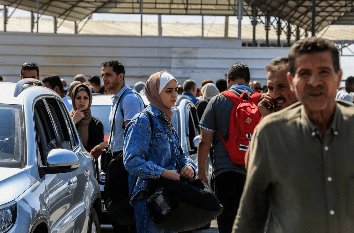 معاناة الغزيين في مصر.. مشاكل في الإقامة والعلاج وظروف صعبة يعيشونها دون حلول