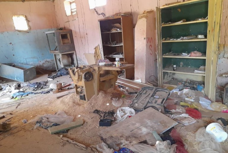 العبث واللامعقول في حرب السودان.. المسرح يمرض لكنه لا يموت العبث واللامعقول في حرب السودان.. المسرح يمرض لكنه لا يموت