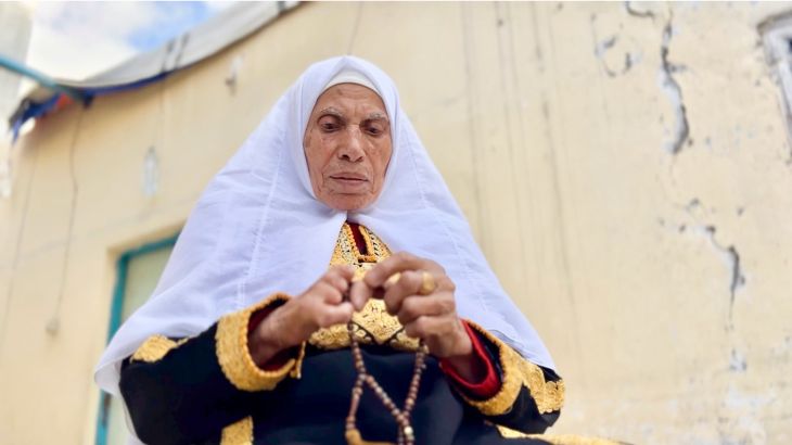 عجوز فلسطينية عاصرت النكبة.. محنة غزة اليوم أشد وأبشع upload image