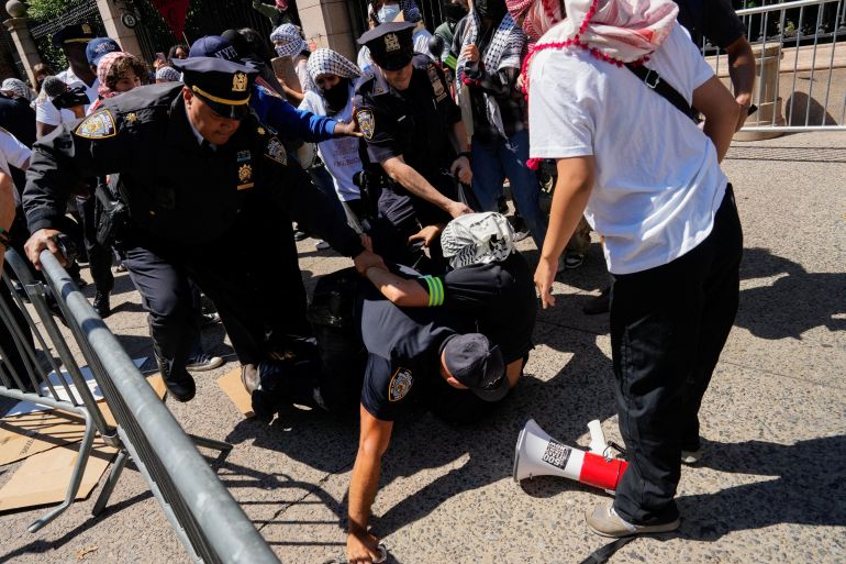 واشنطن بوست: جامعة نيويورك تحجب شهادة تخرج طالب أدان فظائع غزة upload image