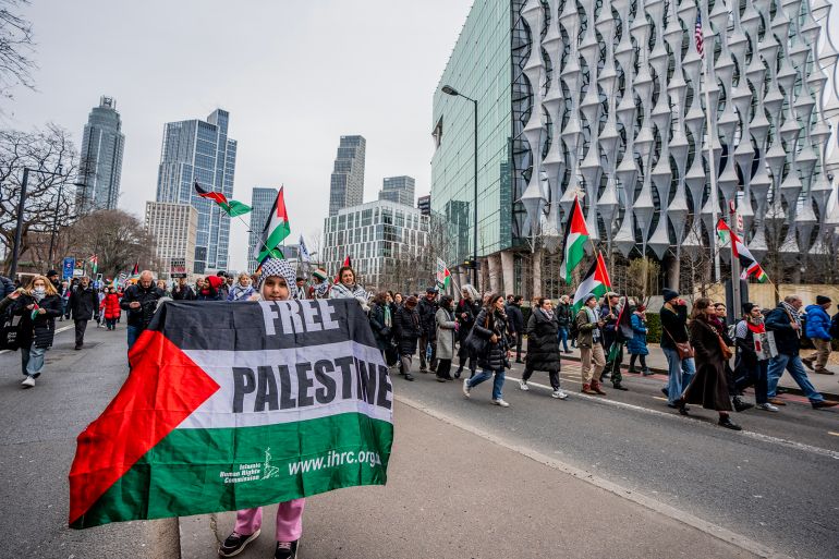 مظاهرة حاشدة في لندن للمطالبة بوقف الحرب على غزة upload image