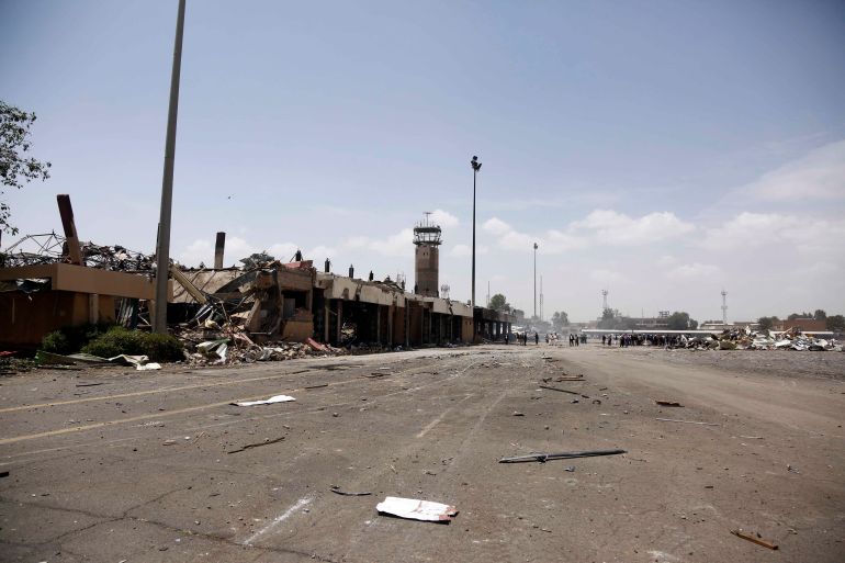 استئناف الرحلات بمطار صنعاء بعد 10 أيام من الهجمات الإسرائيلية upload image