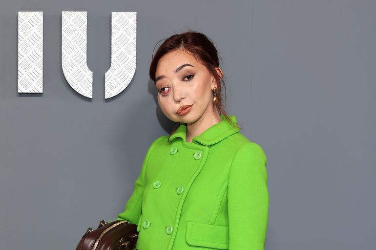 من المؤثرة البريطانية نيكي ليلي التي استضافها مهرجان كان السينمائي؟ upload image