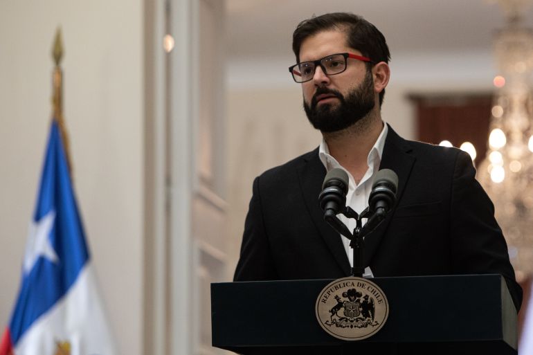 رئيس تشيلي: ما تقوم به إسرائيل في غزة تطهير عرقي upload image