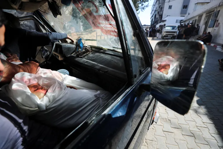 غارات كثيفة على البلدة القديمة بغزة وعمليات للمقاومة شمال وجنوب القطاع upload image