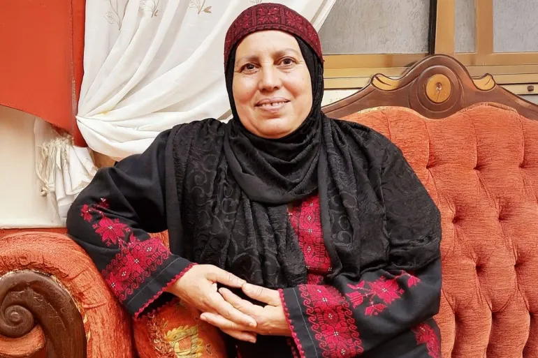 بعد وفاة زوجها وابنيها.. استشهاد الممثلة الفلسطينية ابتسام نصار في غزة upload image