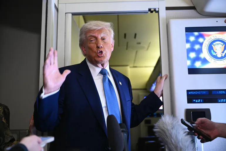 ترامب: لم أستشر إسرائيل قبل الاعتراف بالحكومة السورية الجديدة upload image