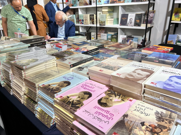 إقبال على الكتاب الفلسطيني في المعرض الدولي للكتاب بالرباط إقبال على الكتاب الفلسطيني في المعرض الدولي للكتاب بالرباط