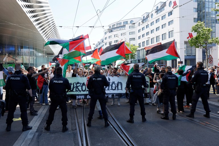 أعلام فلسطين حاضرة في منافسات أعلام فلسطين حاضرة في منافسات