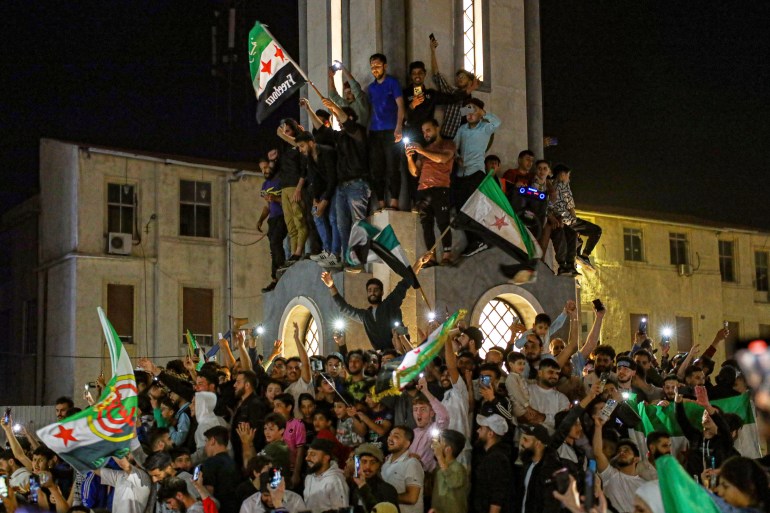 بالصور.. كيف تفاعل السوريون مع قرار رفع العقوبات الأميركية؟