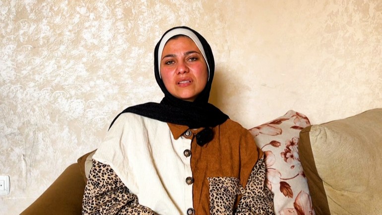 أم غزية تجد ابنها بين الجثث المجهولة وتحمد الله أنه كامل أم غزية تجد ابنها بين الجثث المجهولة وتحمد الله أنه كامل