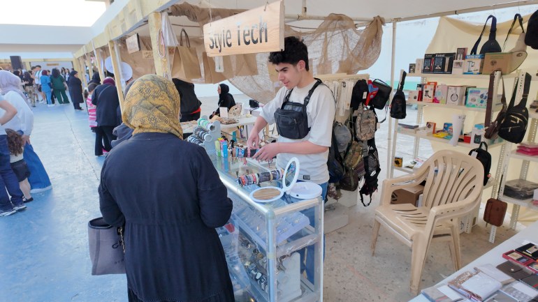 مهرجان عامل.. محاولة لاستعادة الحياة في كفررمان جنوب لبنان