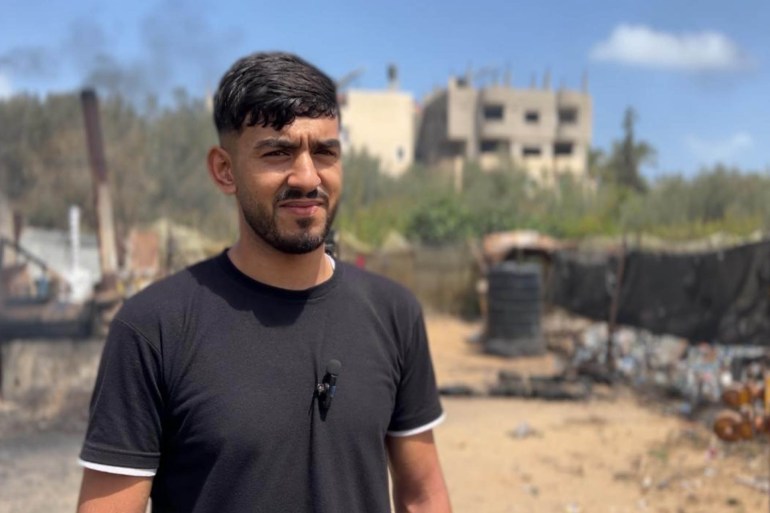 في زمن الحصار.. غزيون يشعلون الأمل بحرق النفايات البلاستيكية في زمن الحصار.. غزيون يشعلون الأمل بحرق النفايات البلاستيكية