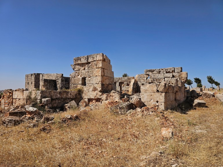 اكتشاف أثري تحت الركام.. ما مصير القرى الأثرية بعد سقوط نظام الأسد؟ اكتشاف أثري تحت الركام.. ما مصير القرى الأثرية بعد سقوط نظام الأسد؟