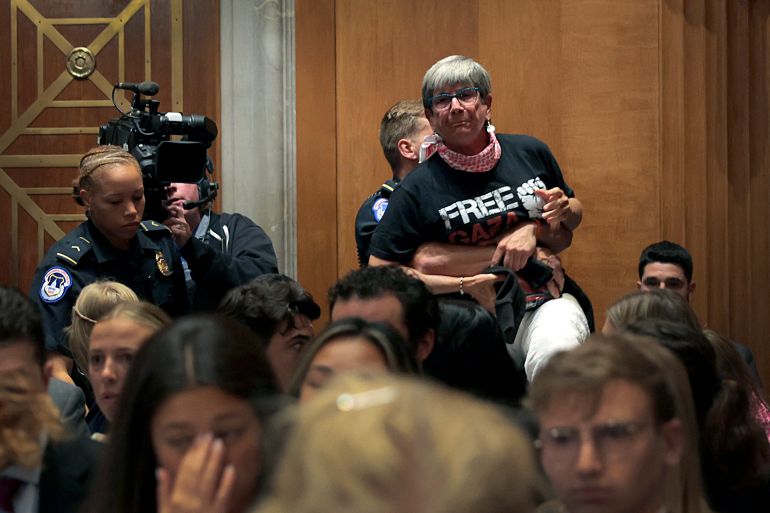 خلال جلسة في الكونغرس.. روبيو يواجه هتافات تندد بإبادة غزة upload image