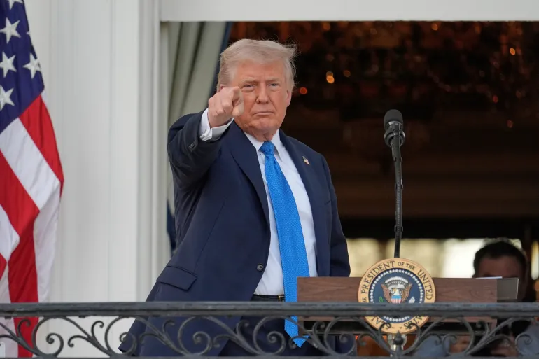 ترامب يحظر دخول مواطني 12 بلدا منها ليبيا والسودان واليمن upload image