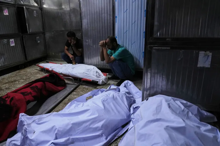 78 شهيدا بغزة والاحتلال يستهدف المسعفين بحي التفاح upload image