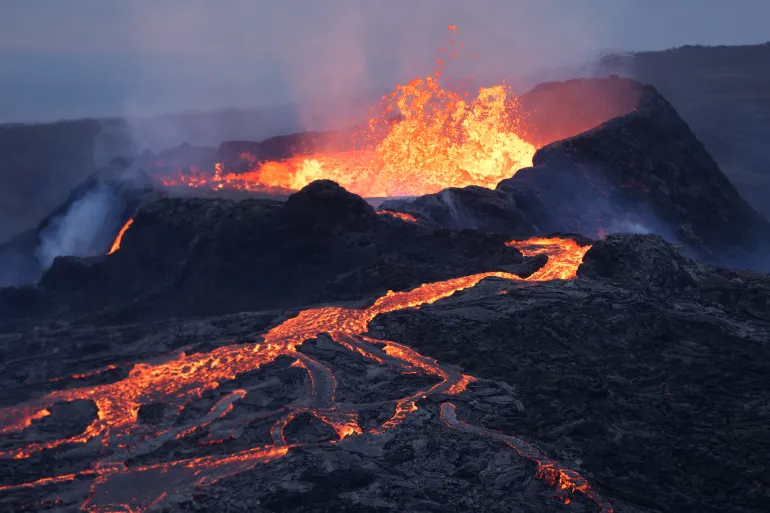 باحث تونسي: الانفجارات البركانية الضخمة مزقت أفريقيا وأميركا الجنوبية upload image