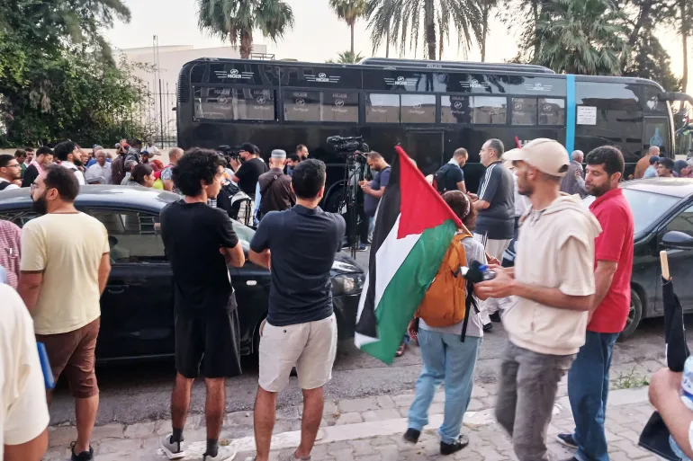 الزحف العربي نحو غزة… قافلة الصمود تجسد التضامن وتبعث برسائل التحدي للاحتلال upload image