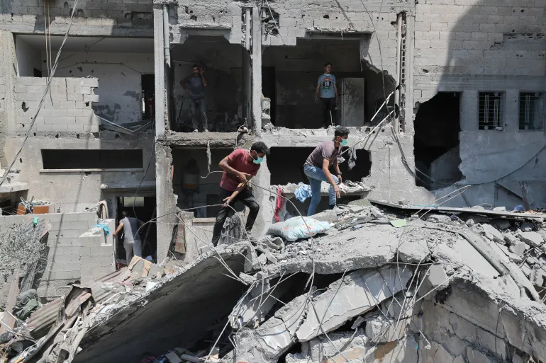 الاحتلال يرتكب مجزرة مروعة في حي الصبرة بغزة تخلّف عشرات الشهداء والجرحى upload image