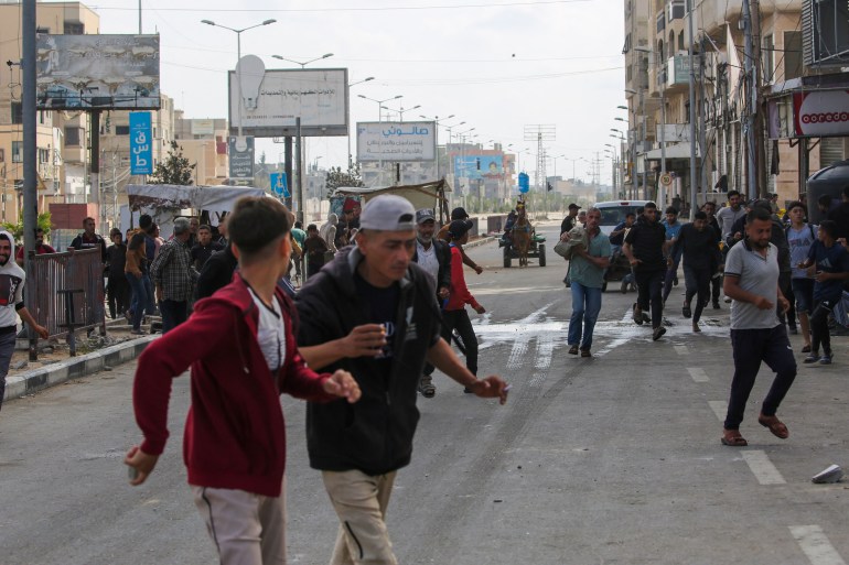 بالصور.. مساعدات غزة طرود مخضبة بالدماء بالصور.. مساعدات غزة طرود مخضبة بالدماء