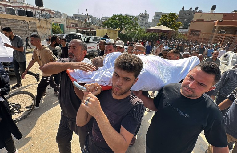 بالصور.. مساعدات غزة طرود مخضبة بالدماء بالصور.. مساعدات غزة طرود مخضبة بالدماء