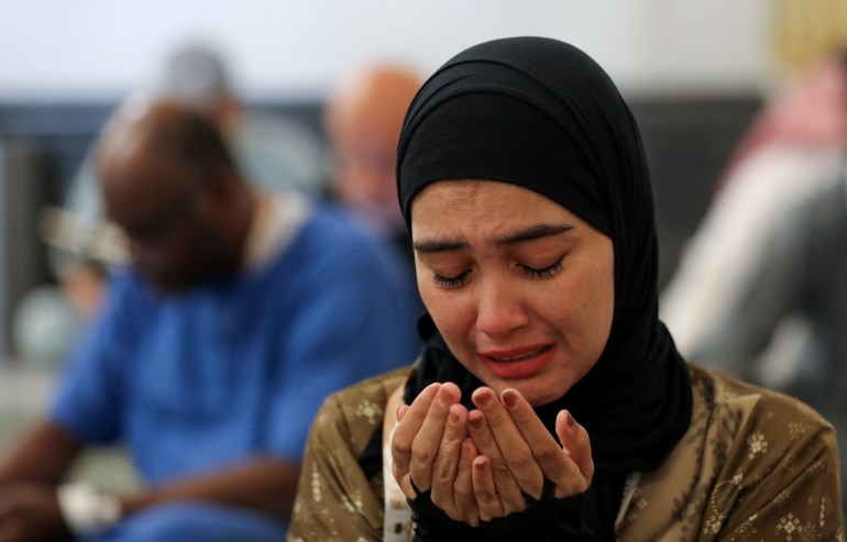 بالصور.. الحجاج في طريقهم إلى منى لقضاء يوم التروية بالصور.. الحجاج في طريقهم إلى منى لقضاء يوم التروية
