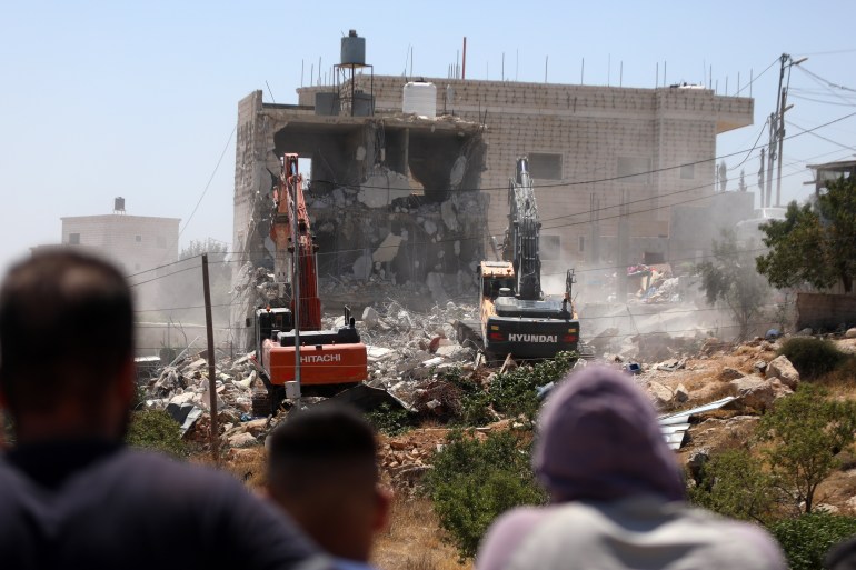 قراءة شاملة لجذور الصراع الفلسطيني الإسرائيلي من منظور المؤرخ الشاب زاخاري فوستر قراءة شاملة لجذور الصراع الفلسطيني الإسرائيلي من منظور المؤرخ الشاب زاخاري فوستر