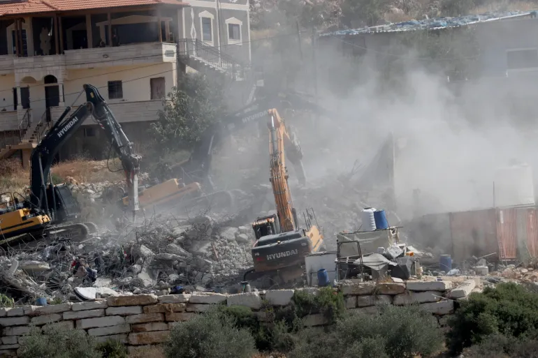 الاحتلال يهدم منزلا ومنشآت بالضفة ويعتقل 150 فلسطينيا خلال أسبوع upload image