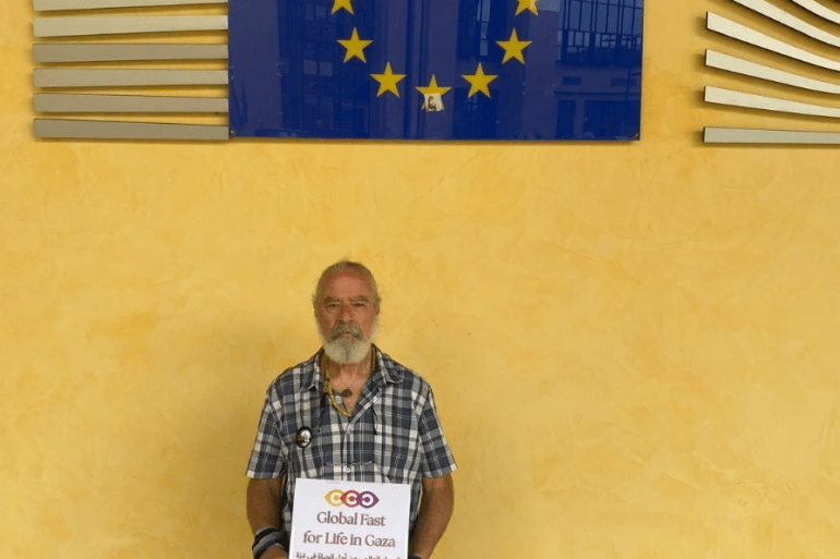 طبيب إسباني يواصل إضرابه عن الطعام في بروكسل احتجاجا على مجازر غزة إضراب عن الطعام