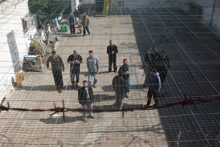 تجويع الأسرى الفلسطينيين