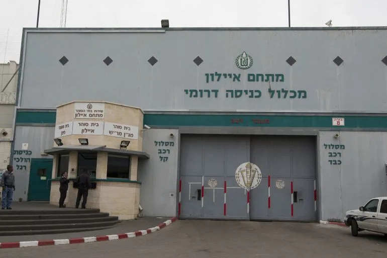 تمديد قانون احتجاز فلسطينيي غزة