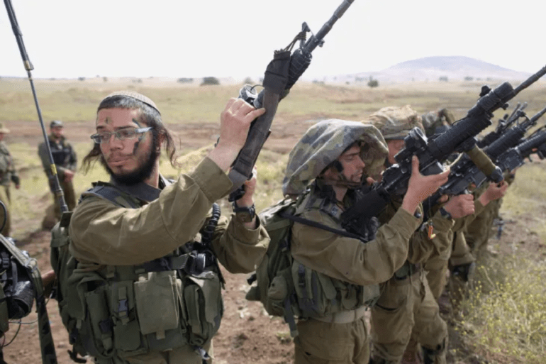 الحكومة مهددة بعد الإعلان عن استدعاء آلاف الحريديم للخدمة العسكرية upload image