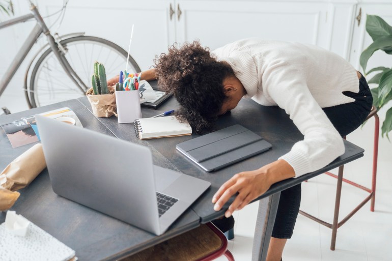 هل تسرق حرارة الصيف إنتاجيتك في العمل؟ هل تسرق حرارة الصيف إنتاجيتك في العمل؟