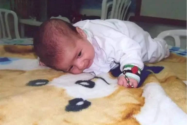 وُلد بالمعتقل ومات شهيدا.. إسرائيل تقتل أصغر أسير محرر بالعالم وُلد بالمعتقل ومات شهيدا.. إسرائيل تقتل أصغر أسير محرر بالعالم